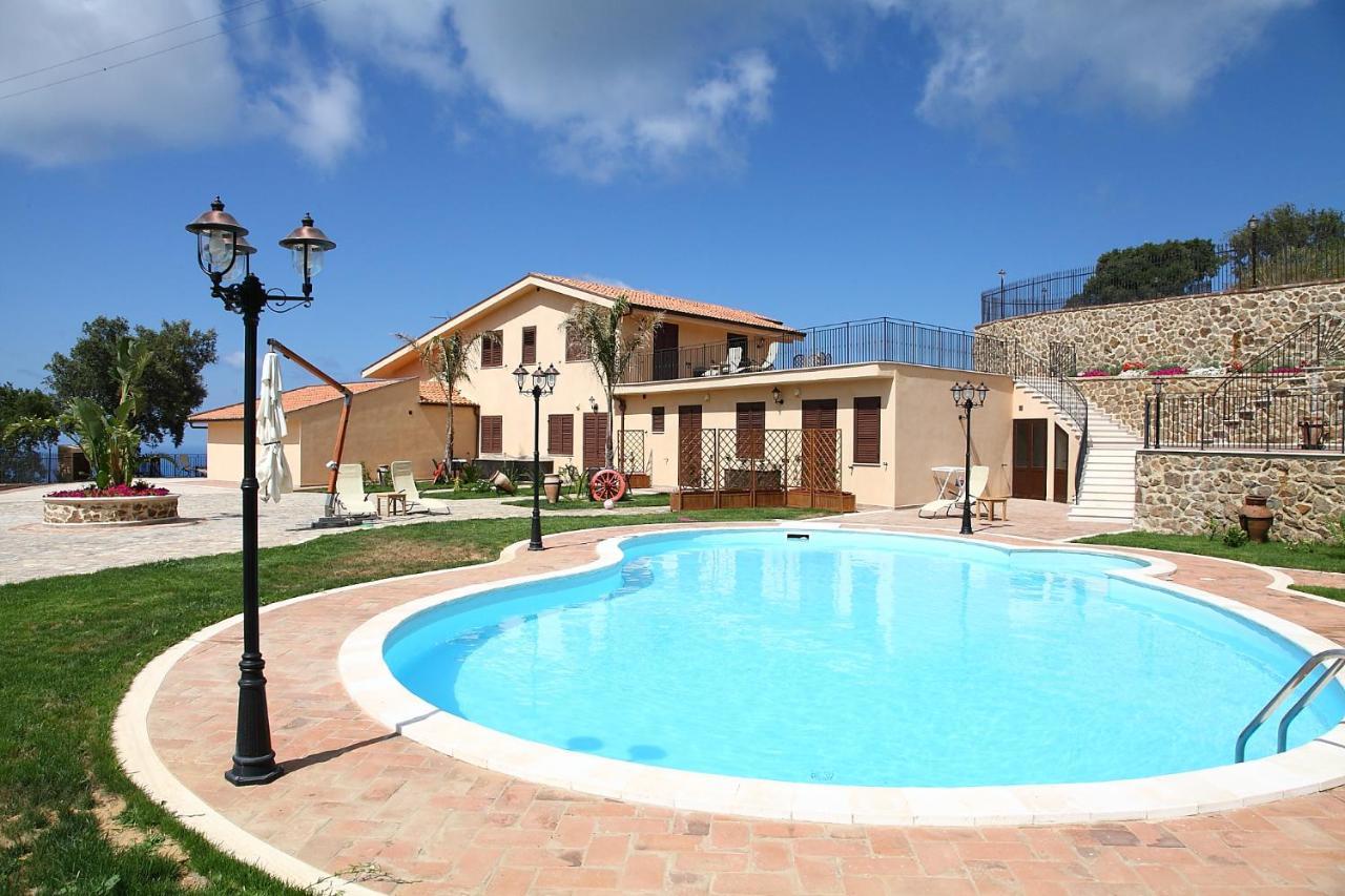Sikelios Apartments Чефалу Экстерьер фото