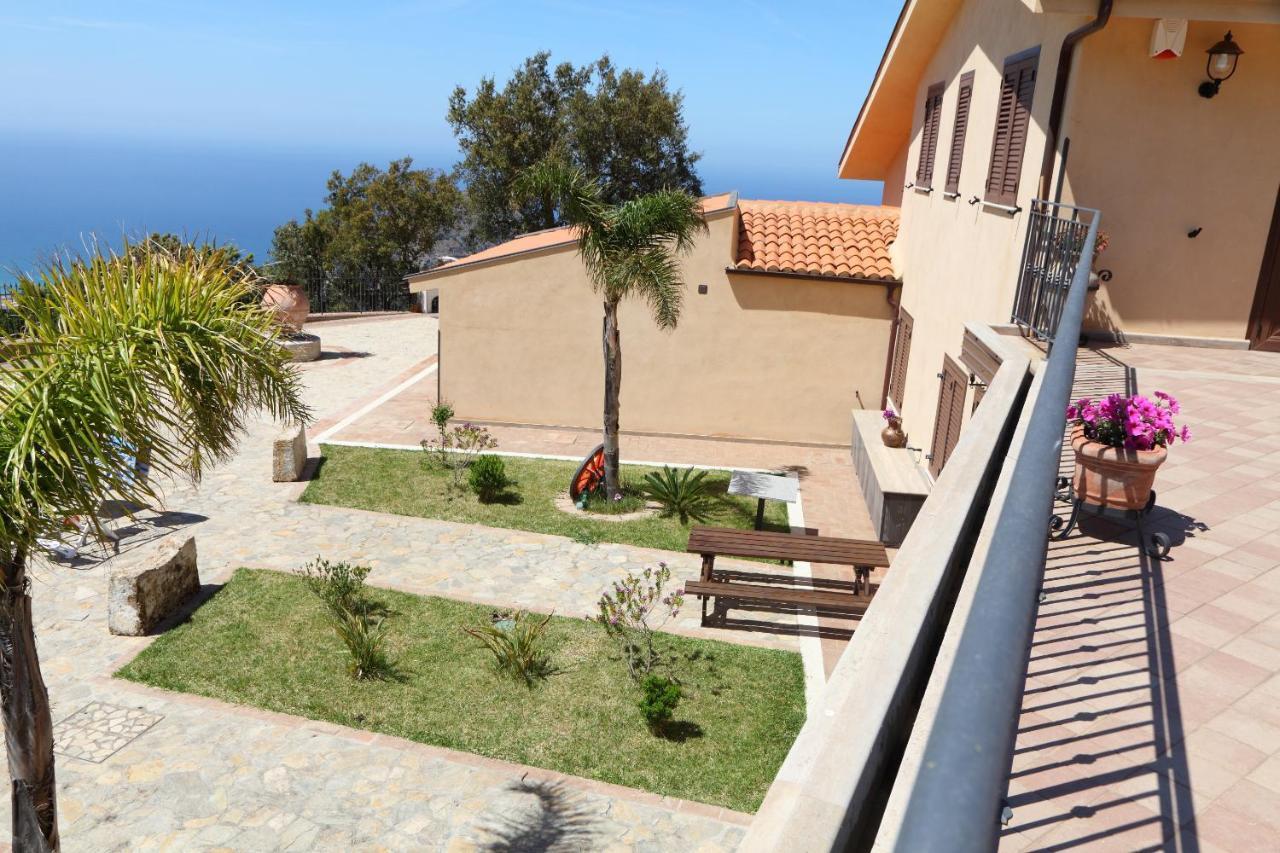 Sikelios Apartments Чефалу Экстерьер фото