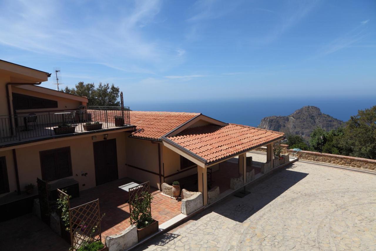 Sikelios Apartments Чефалу Экстерьер фото